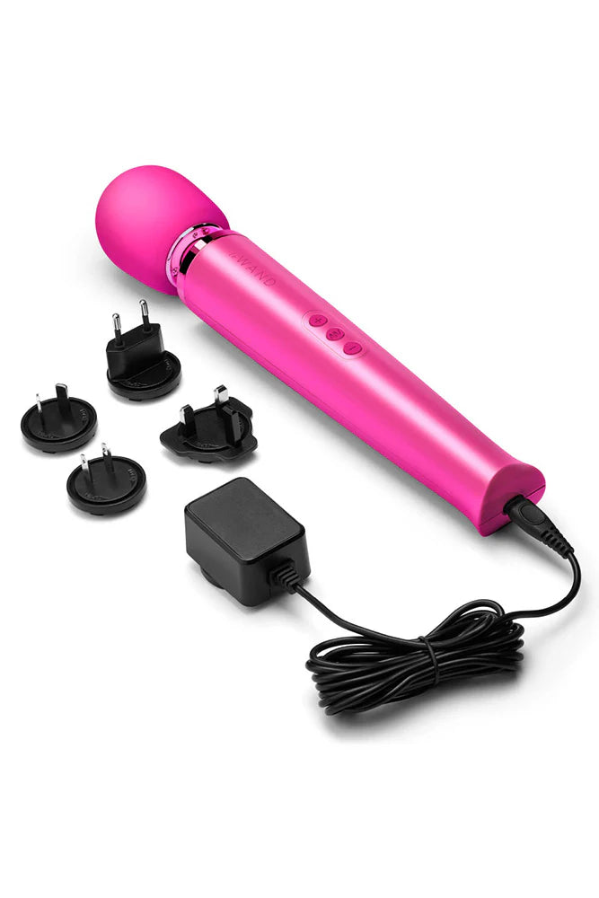 Le Wand Magenta Rechargeable Massager