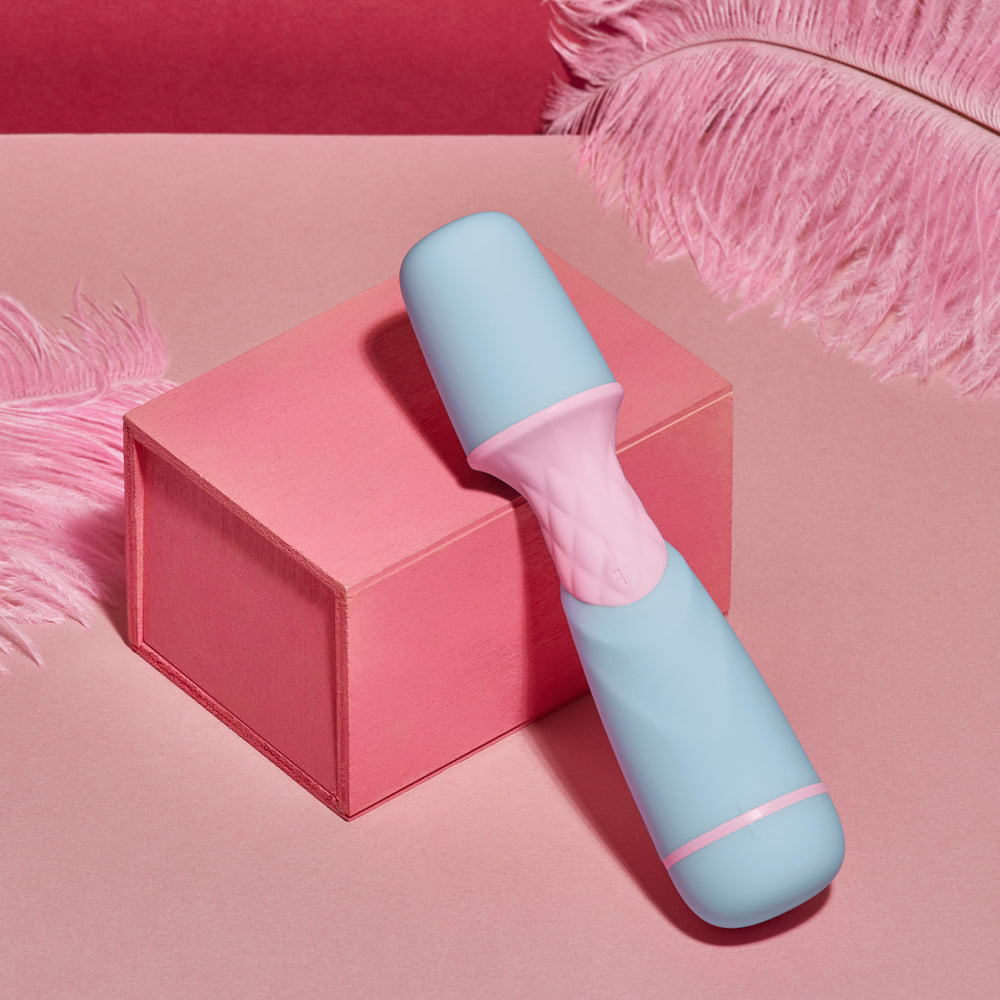 Femme Funn Wand Massager Vibrator