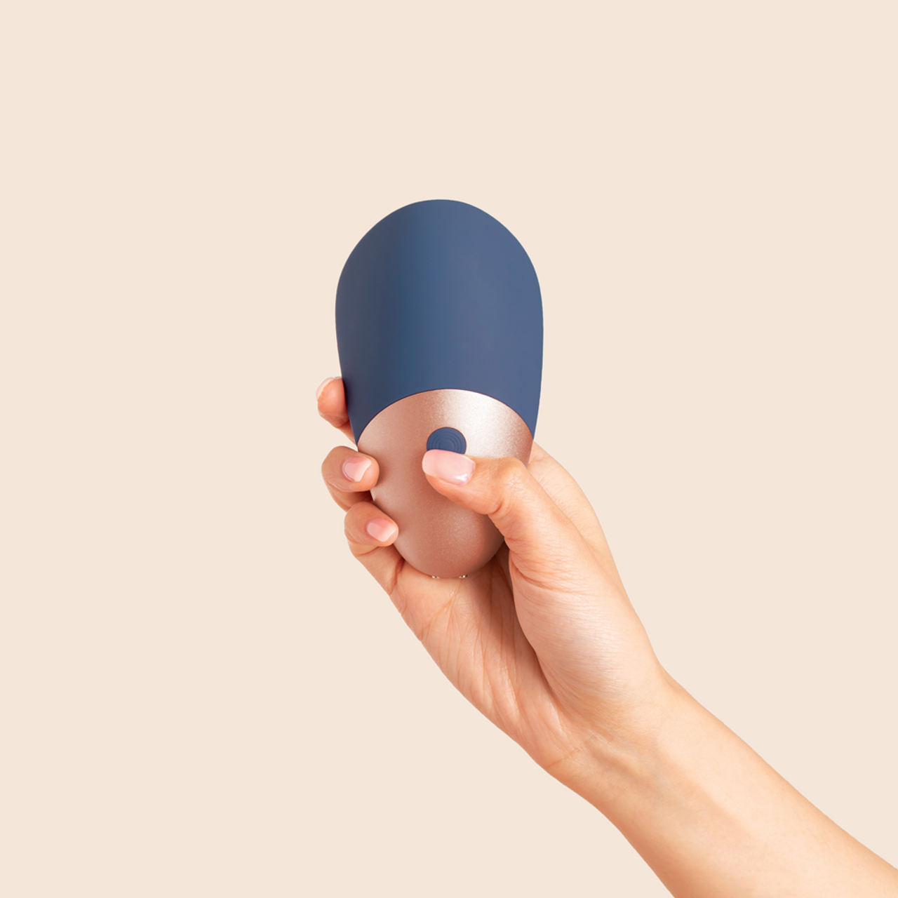 Clio Deia The Arouser Pulsating External Stimulator Vibrator